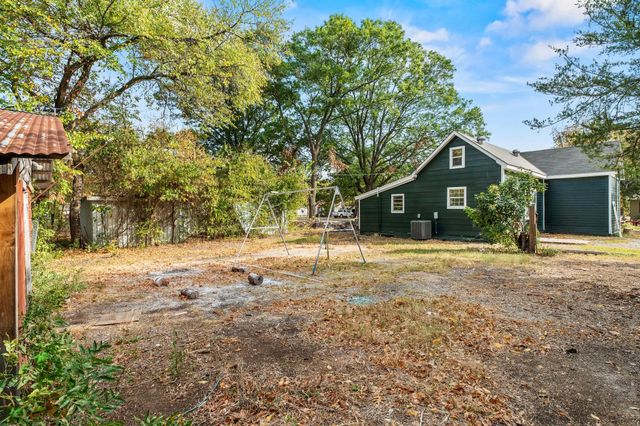 1008 W 10th Street, Bonham, TX 75418