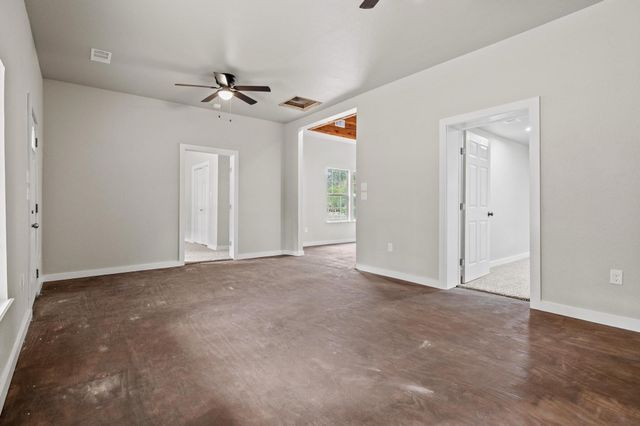 1008 W 10th Street, Bonham, TX 75418