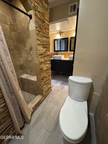 350 Thunderbird Drive 26, El Paso, TX 79912