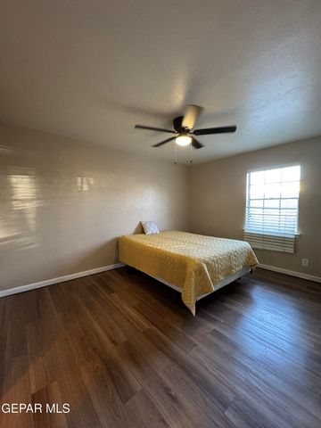 350 Thunderbird Drive 26, El Paso, TX 79912