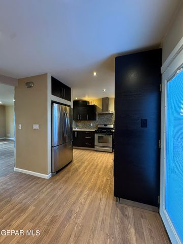 350 Thunderbird Drive 26, El Paso, TX 79912