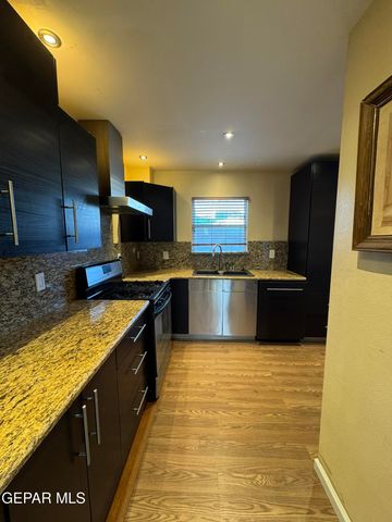 350 Thunderbird Drive 26, El Paso, TX 79912