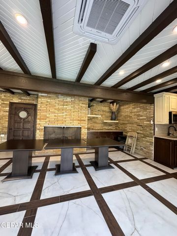 350 Thunderbird Drive 26, El Paso, TX 79912