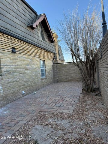 350 Thunderbird Drive 26, El Paso, TX 79912