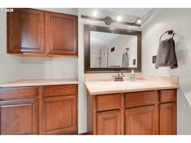 642 TERRACE Ln, Sutherlin, OR 97479