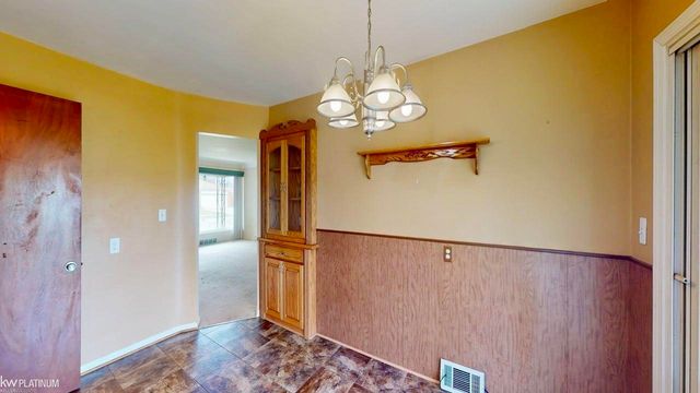 26155 Newport Avenue, Warren, MI 48089