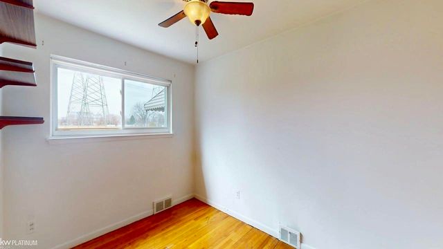 26155 Newport Avenue, Warren, MI 48089