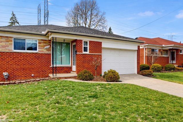 26155 Newport Avenue, Warren, MI 48089