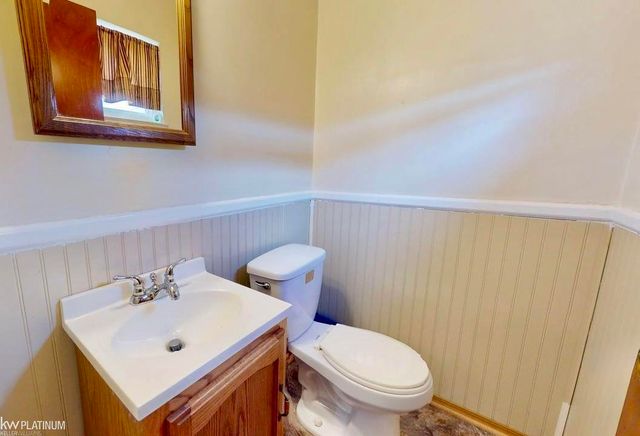 26155 Newport Avenue, Warren, MI 48089