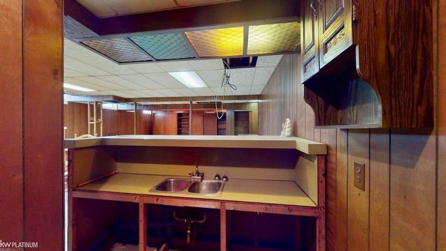 26155 Newport Avenue, Warren, MI 48089