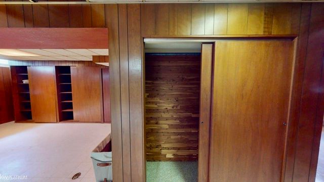 26155 Newport Avenue, Warren, MI 48089