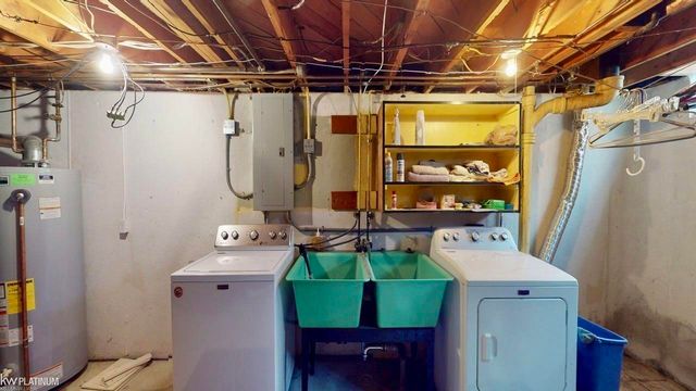 26155 Newport Avenue, Warren, MI 48089