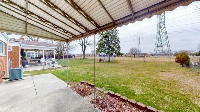 26155 Newport Avenue, Warren, MI 48089