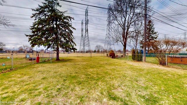 26155 Newport Avenue, Warren, MI 48089