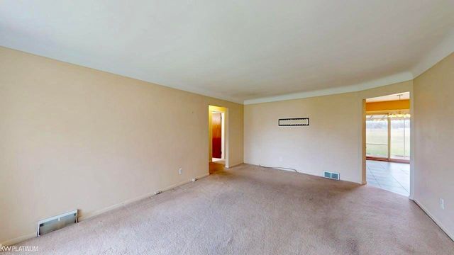 26155 Newport Avenue, Warren, MI 48089