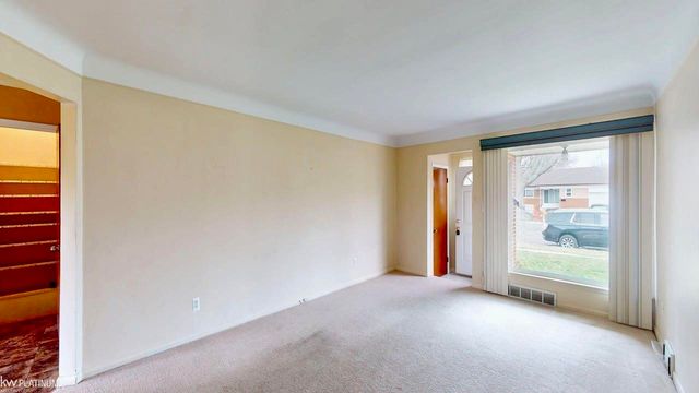 26155 Newport Avenue, Warren, MI 48089