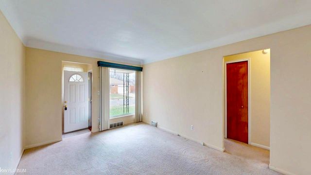 26155 Newport Avenue, Warren, MI 48089