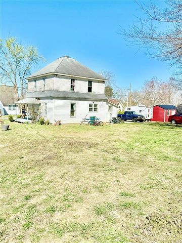 415 Saline St, Fredericktown, MO 63645