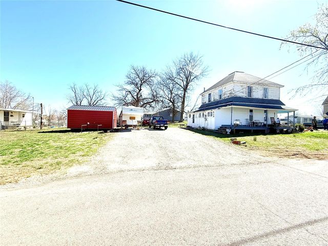 415 Saline St, Fredericktown, MO 63645