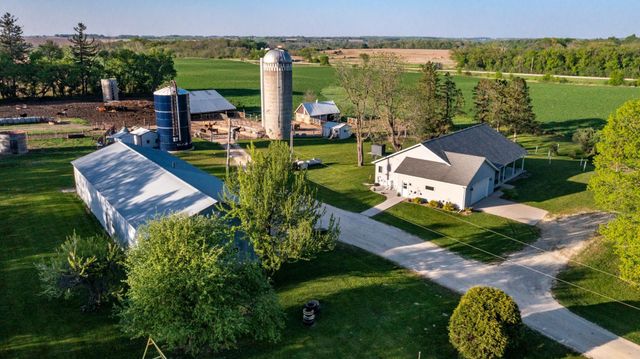 22842 530th Street, West Concord, MN 55985