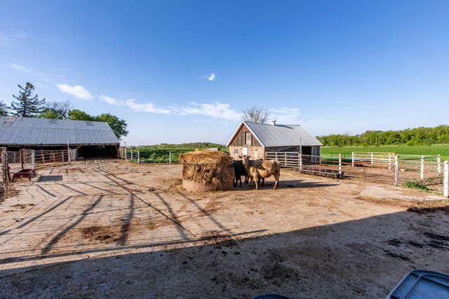 22842 530th Street, West Concord, MN 55985