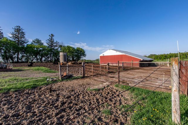 22842 530th Street, West Concord, MN 55985