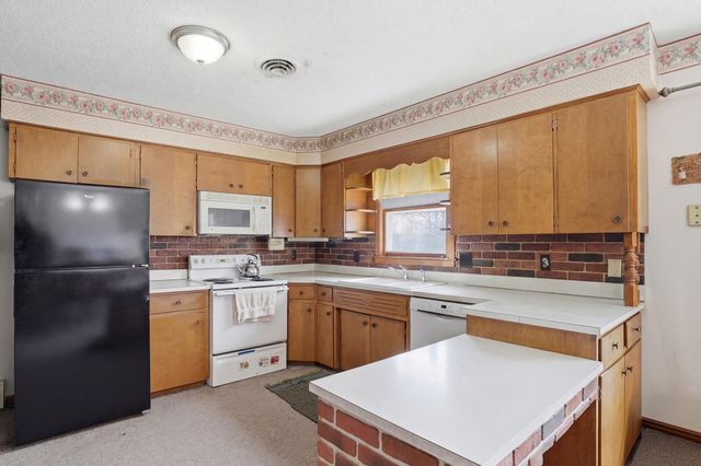 1260 E HIGH POINT LN, Columbia, MO 65203