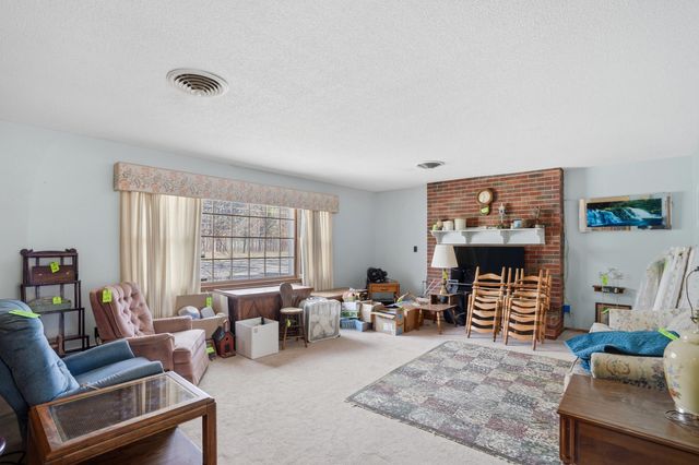 1260 E HIGH POINT LN, Columbia, MO 65203