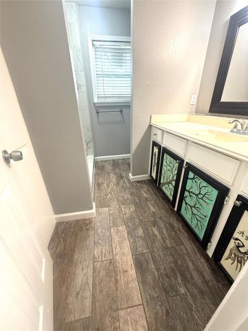 12 Willow Lane, Galveston, TX 77551