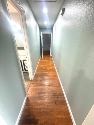 12 Willow Lane, Galveston, TX 77551