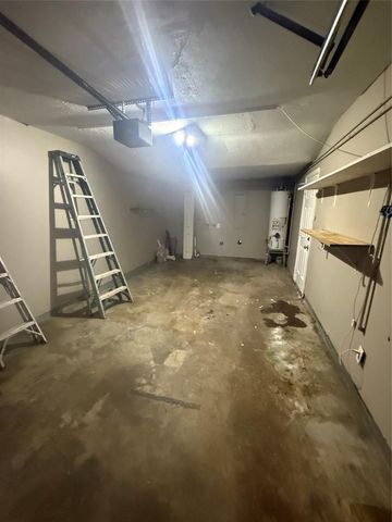 12 Willow Lane, Galveston, TX 77551