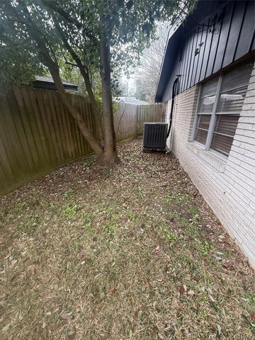 12 Willow Lane, Galveston, TX 77551