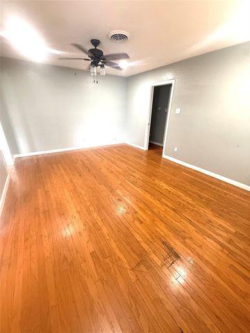 12 Willow Lane, Galveston, TX 77551