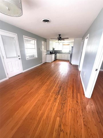 12 Willow Lane, Galveston, TX 77551