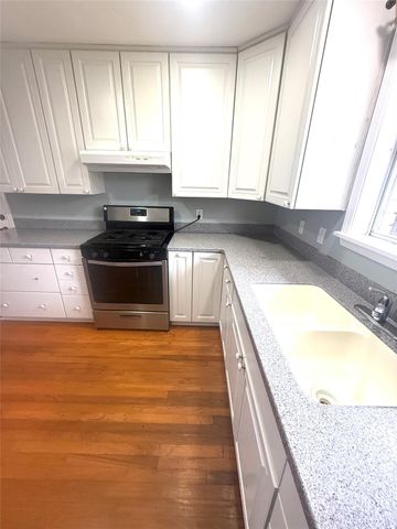 12 Willow Lane, Galveston, TX 77551