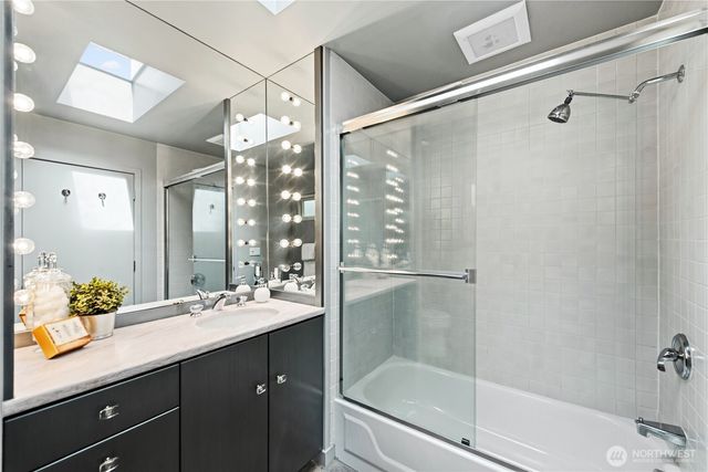 16 Wembley Lane, Mercer Island, WA 98040