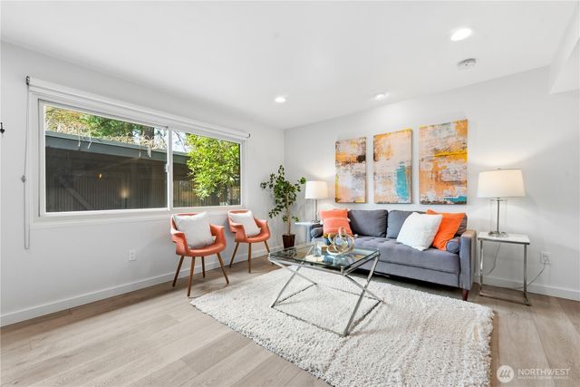 16 Wembley Lane, Mercer Island, WA 98040