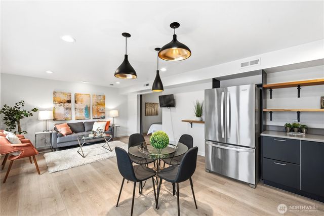 16 Wembley Lane, Mercer Island, WA 98040