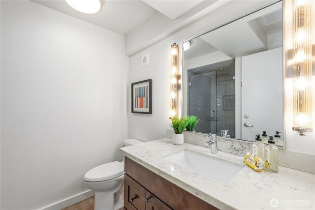 16 Wembley Lane, Mercer Island, WA 98040