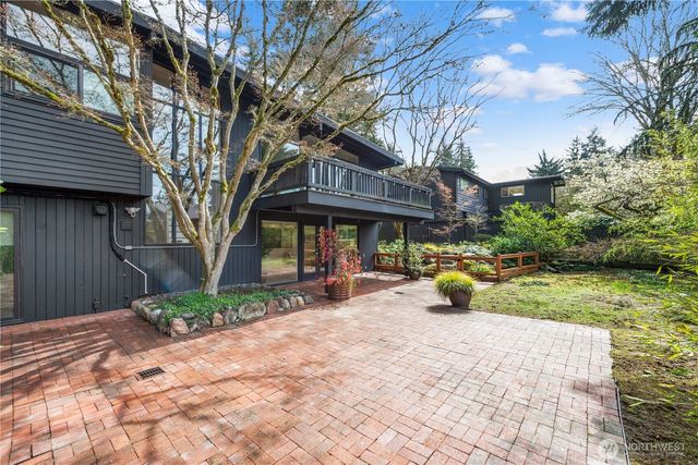 16 Wembley Lane, Mercer Island, WA 98040