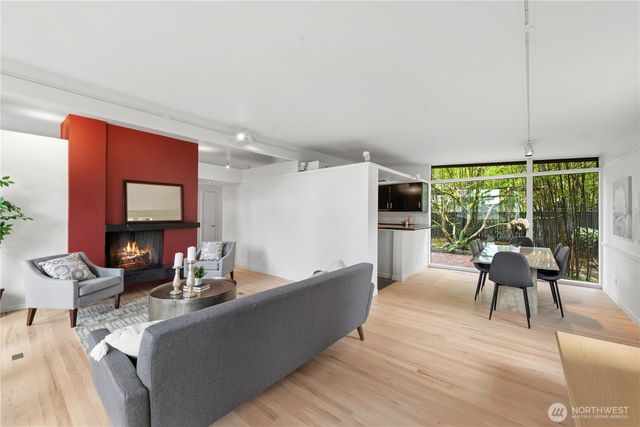 16 Wembley Lane, Mercer Island, WA 98040