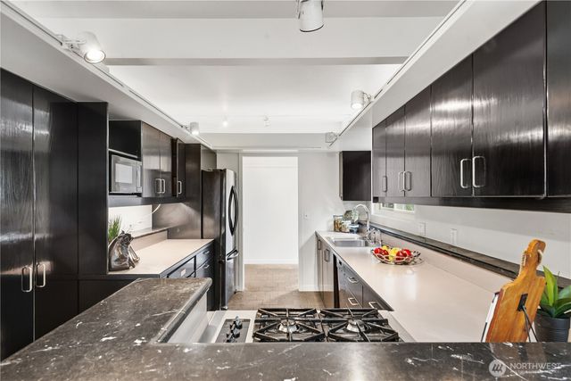 16 Wembley Lane, Mercer Island, WA 98040