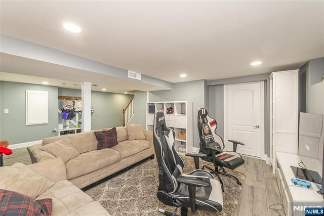 466 Franklin Avenue, Hasbrouck Heights, NJ 07604