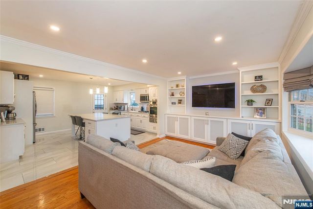 466 Franklin Avenue, Hasbrouck Heights, NJ 07604