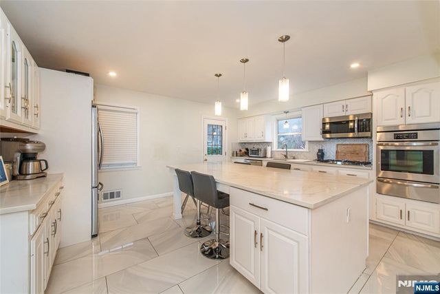 466 Franklin Avenue, Hasbrouck Heights, NJ 07604