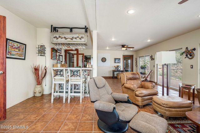 15514 Space Murals Lane, Las Cruces, NM 88011