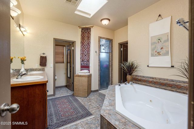 15514 Space Murals Lane, Las Cruces, NM 88011