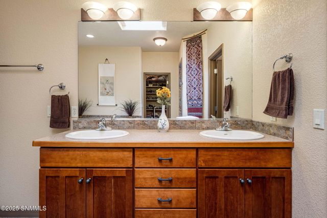 15514 Space Murals Lane, Las Cruces, NM 88011
