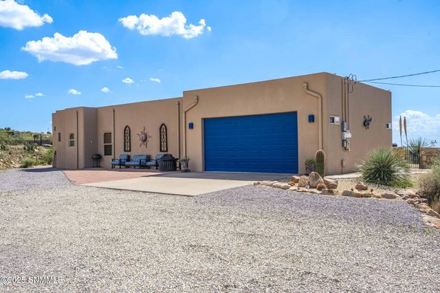 15514 Space Murals Lane, Las Cruces, NM 88011
