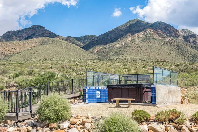 15514 Space Murals Lane, Las Cruces, NM 88011
